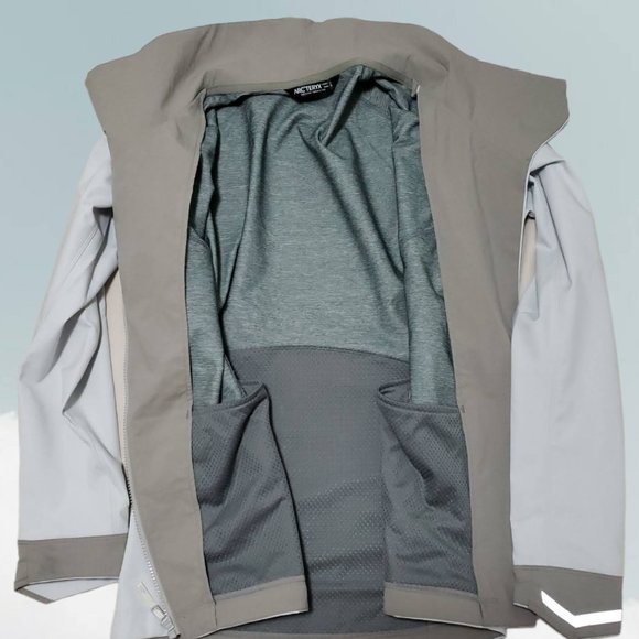 Arc'teryx Women's A2B Commuter Jacket - Picture 4 of 5